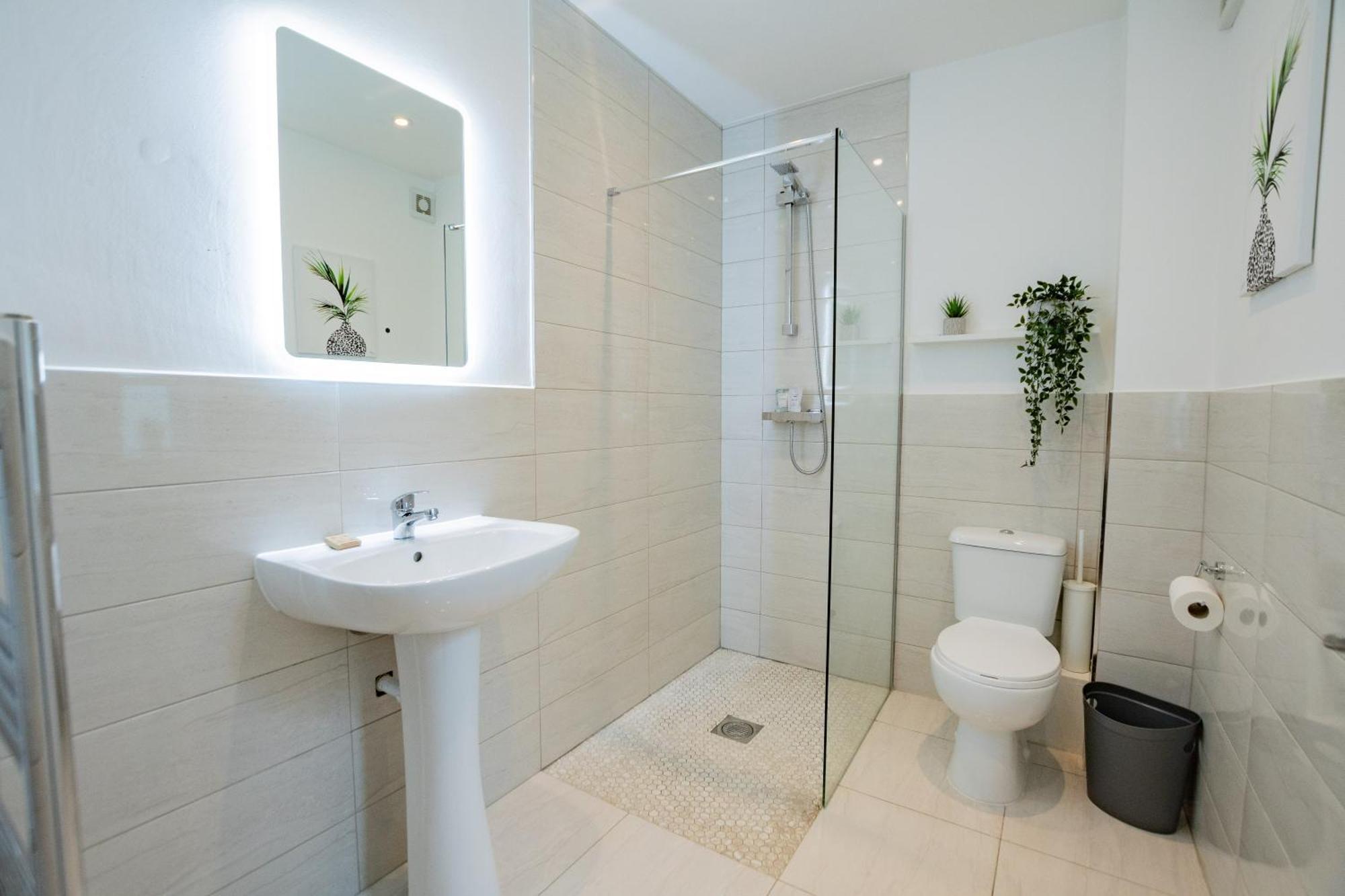 The Large Group House -Sleeps 21 Villa Dublin Eksteriør bilde