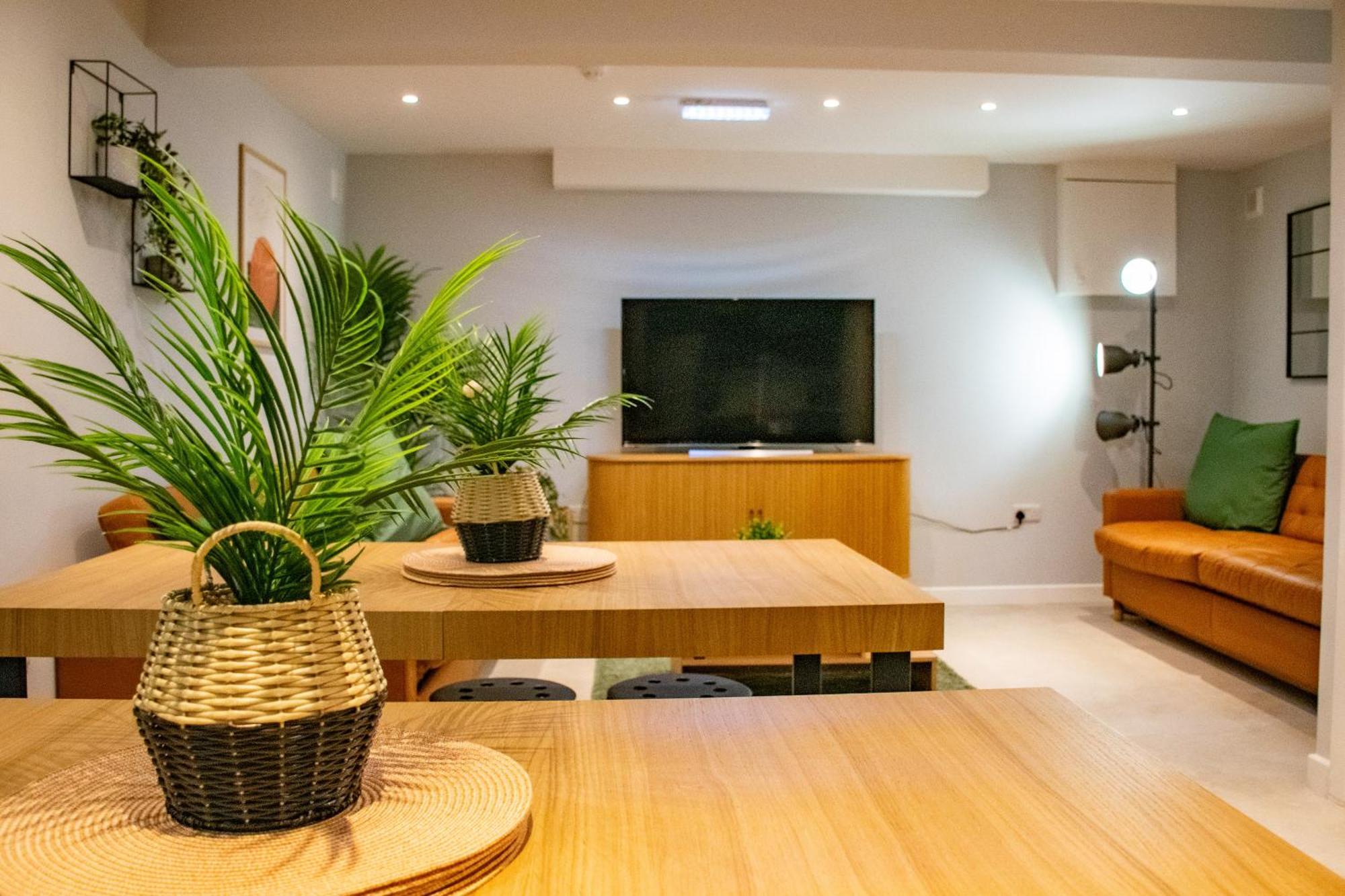 The Large Group House -Sleeps 21 Villa Dublin Eksteriør bilde